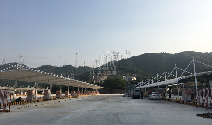 深圳巴士集团长圳公交总站充电桩加盖膜结构